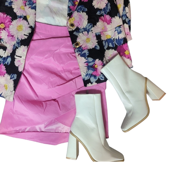 Sea Pink Barbie 💕 Pleated Mini Skirt - Picture 8 of 9